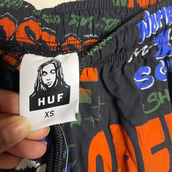 XGIRL x HUF SOUND RESORT SHORT - Picture 7 of 8